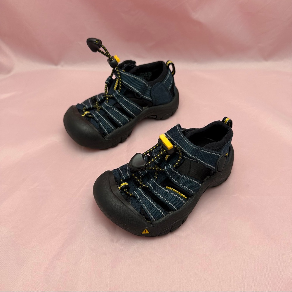 π Lot of 2 KEEN Toddler 8 Sandals Green & Navy Closed Toe Outdoor Water Shoes - Picture 12 of 16